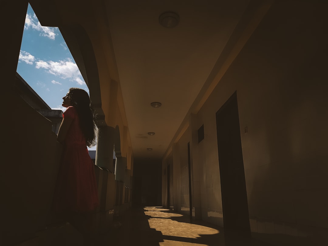 Başlık: "Evdeki Hükümdar: Karımın Üstünlük Mücadelesi"